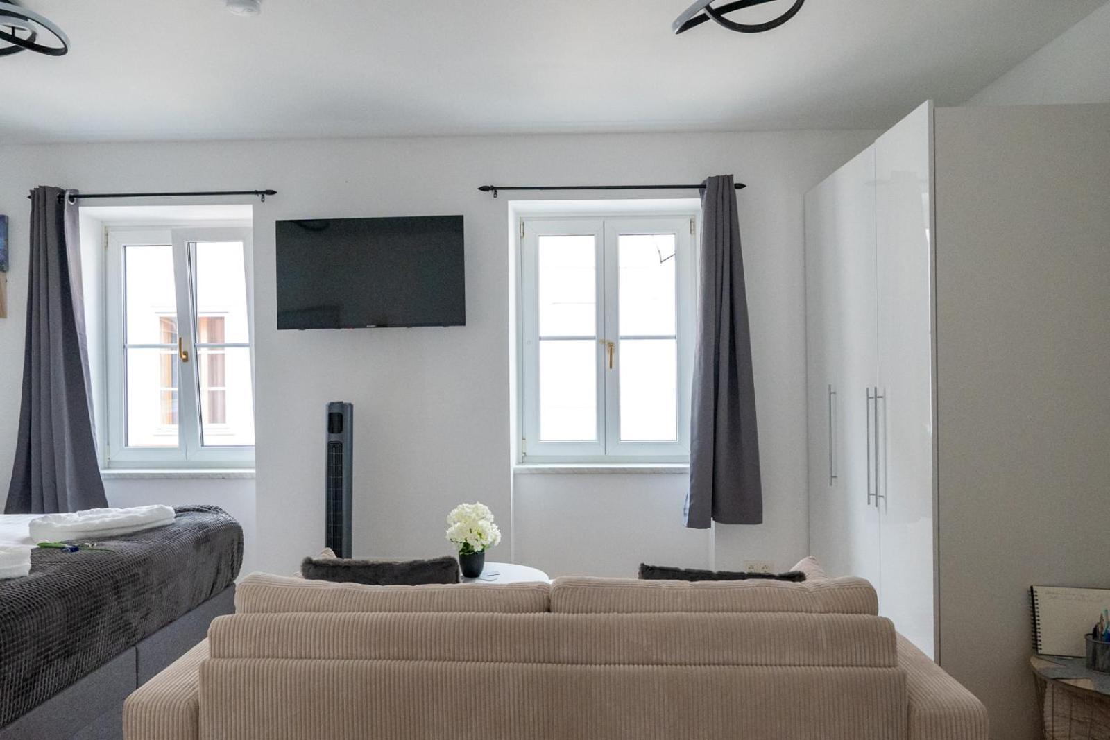 Wachau Oasis - Elegance With A Private Terrace Apartment Mautern Exterior photo