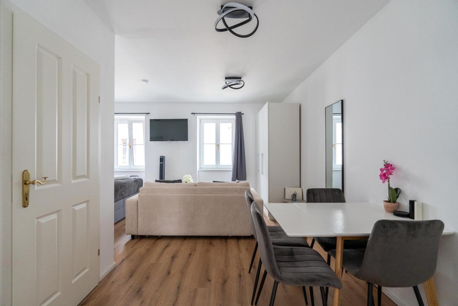 Wachau Oasis - Elegance With A Private Terrace Apartment Mautern Exterior photo